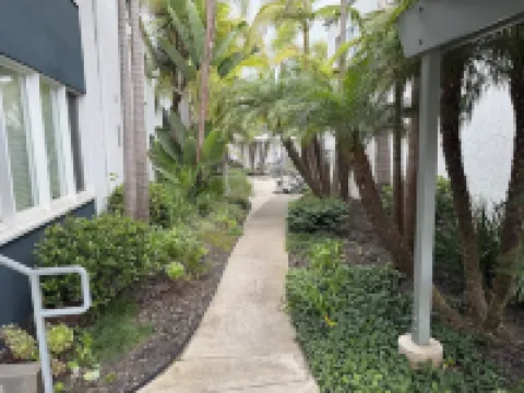 Welcoming One Bedroom Ground Floor condo with WiFi in charming Carpinteria