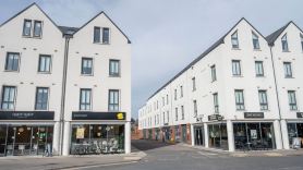 Students Only Straits Egham - 40 Mins to Waterloo - Direct Bus to Heathrow