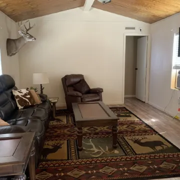 A quiet country retreat 8 miles from town.