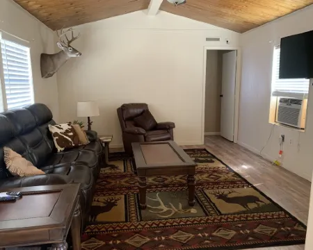 A quiet country retreat 8 miles from town. Hotels in Dimmit County