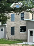 A Peaceful Driftless Farm Stay Awaits Near A Trout Stream - 3-Star