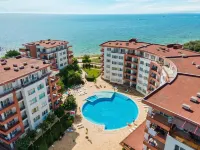 1-bedroom apartment with sea view, located on the first line. Hotels in Ravda