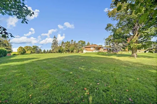 Peaceful & Cozy 3 Bedroom House In Newcastle, ON