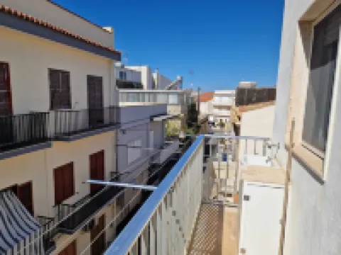 Newly renovated apartment, 50 meters from the beaches, in the city center