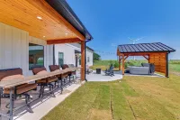 Rural Home w/ Hot Tub < 7 Mi to Winery & Golfing - 3-Star
