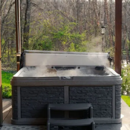 COZY Cabin with Hot Tub - Near all in Hocking Hills