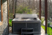 COZY Cabin with Hot Tub - Near all in Hocking Hills