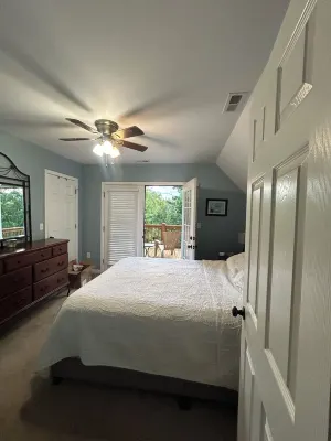 WELCOME TRAVEL NURSES! 3-bed house in Etowah, NC for vacay or contract rentals. Hotels in Henderson County