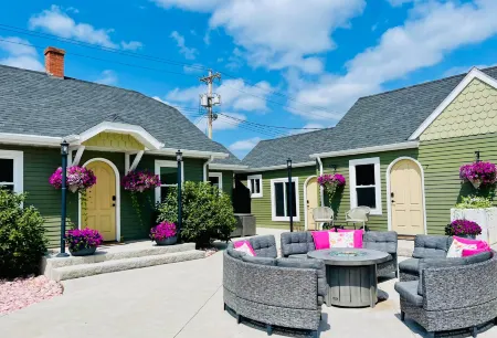 EO Bungalows – Adults Only Отели в г. Кастер