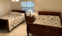 Vitamin Sea - Beachfront and ground floor at Coral Bay
