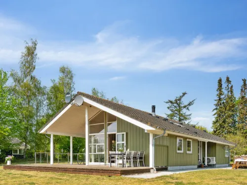 "Henninge" - 300m from the Sea