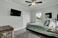 Stunning Luxury Home on Lake LBJ! Hotels in Horseshoe Bay