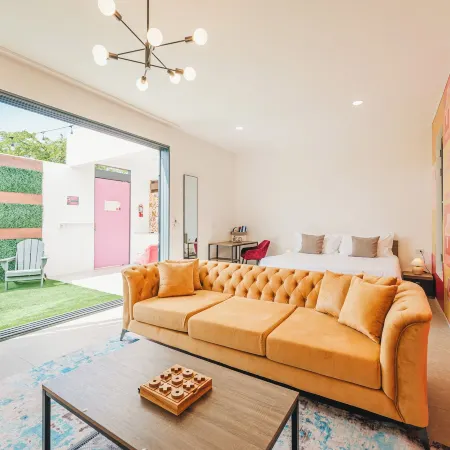 Privada Stays - Adults-Only & Private Pools Boutique Hotel