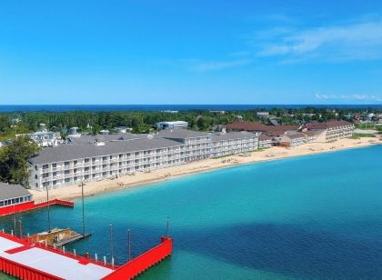 Hamilton Inn Select Beachfront Mackinaw City