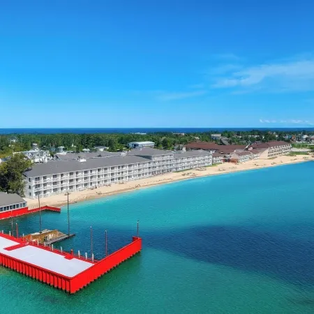 Hamilton Inn Select Beachfront Mackinaw City