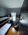 Roomy Themed 3Br Historic Salem, Near Boston, with Parking, Walk to Attractions.