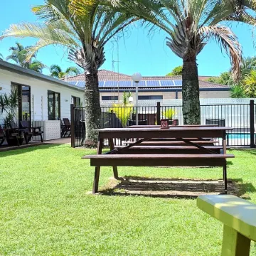 Pacific Palms Motor Inn