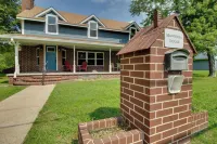 Unique Cotter Getaway w/ Deck & Outdoor Dining! - Alojamientos