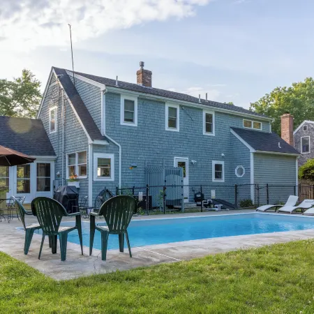 Home 2 Mi to Mashpee Commons! Pool and Screened Deck