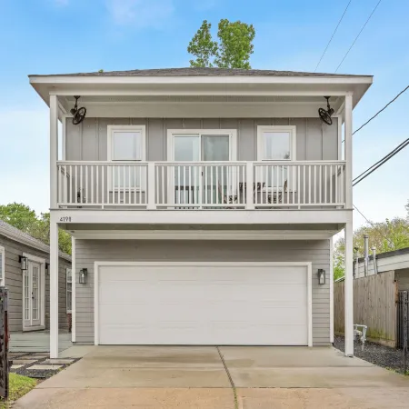 Wonderful Getaway 1BR with Balcony Views