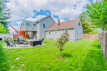 Private Apartment with private entrance, Full Bathroom, Living room, Kitchen