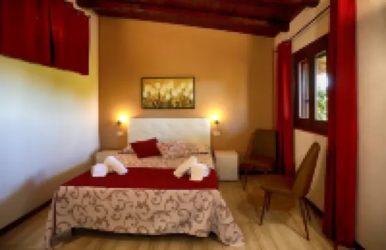 IMMERSED IN THE GREEN BETWEEN SEA AND MOUNTAINS