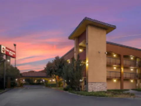 ベスト ウエスタン プラス プレザントン イン プレザントンのホテル