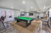 Lakefront Rogers Getaway w/ Hot Tub & Deck! - Pysäköinti