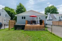 Cozy Lakeview Home with Water Access