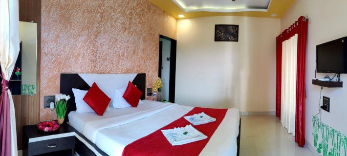 Strawberry Homes Hotels in Satara