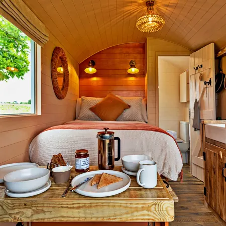 Shepherds Hut in Llŷn with Snowdonia Views