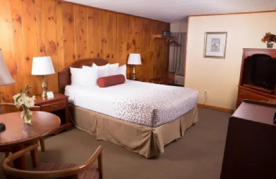 Knotty Pine Motel Hoteles en 