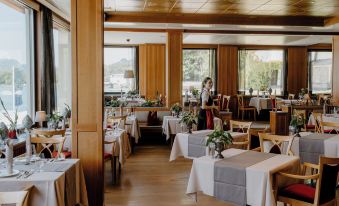 Romantik Residenz (Ferienwohnungen Hotel Im Weissen Rössl) - Dependance