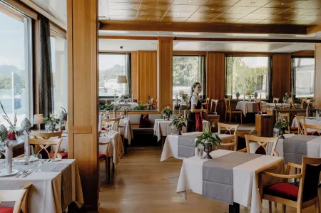 Romantik Residenz (Ferienwohnungen Hotel Im Weissen Rössl) - Dependance