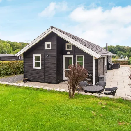 Bright Family Cottage by Kelstrup Beach فنادق في هادرسليف