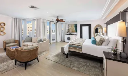 The Palms Hotel & Spa Miami Beach Отели рядом с достопримечательностью «Art Center - Richard Shack Gallery»