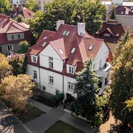 Grottger Luxury Boutique Hotel City Отели рядом с достопримечательностью «Лобзув»