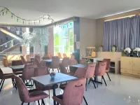HOTEL KEMBANG JOYO Hotels in Palu