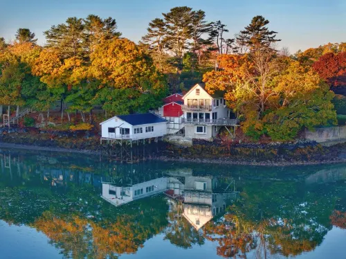 Beautiful Oceanfront House- Stunning Water Views Hotels in Harpswell