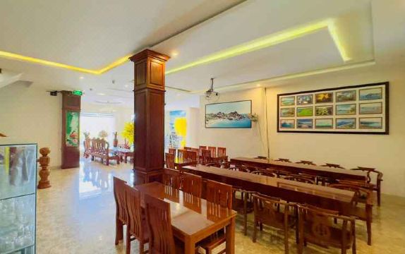 낌 응옥 깐호텔 외관 또는 로비