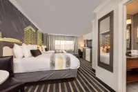 Best Western Plus Milwaukee West Hotel a 