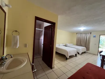 Hotel y Restaurante Villas Del Sol Jalpan de Serra Отели в г. Пьедрас Анчас