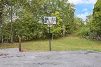 ~The Hideaway~Come Stay with us @Dhl! Great for Families! <6mi to Lake/Golf Hotels in Cumberland County