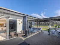 Three Bedroom Townhouse Hotels in Motueka