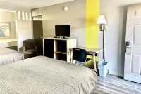 Super 8 by Wyndham Albuquerque Downtown