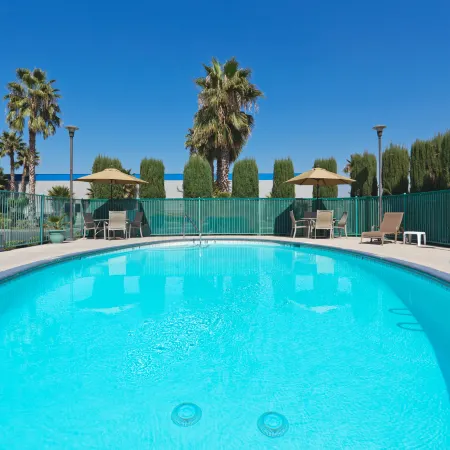 Holiday Inn Express BAKERSFIELD by IHG