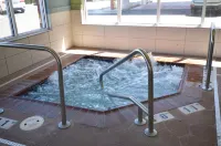 Holiday Inn Express TOLEDO-OREGON by IHG - Hot Tub