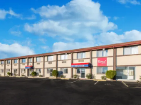 Red Roof Inn & Suites Wapakoneta Hotels in Auglaize County