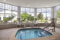 ฮิลตันการ์เด้นอินน์ เอมส์