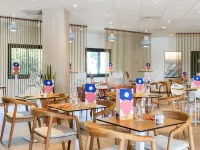 宜必思貝濟耶東部地中海飯店 - 早餐